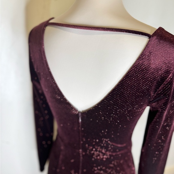 NWT Express Velvet Sweetheart V-Wire Sheath Dress, Size XS - Picture 11 of 13